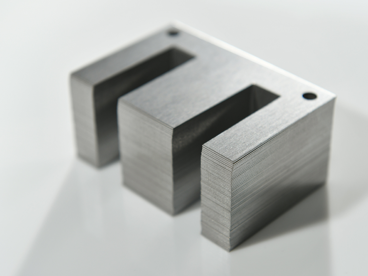 Core magnetisation level depending on transformer application
